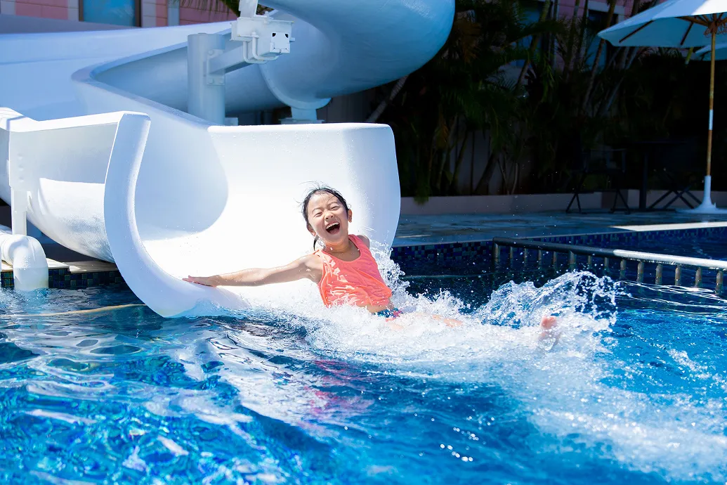 家族みんなで楽しめる！ガーデンプール