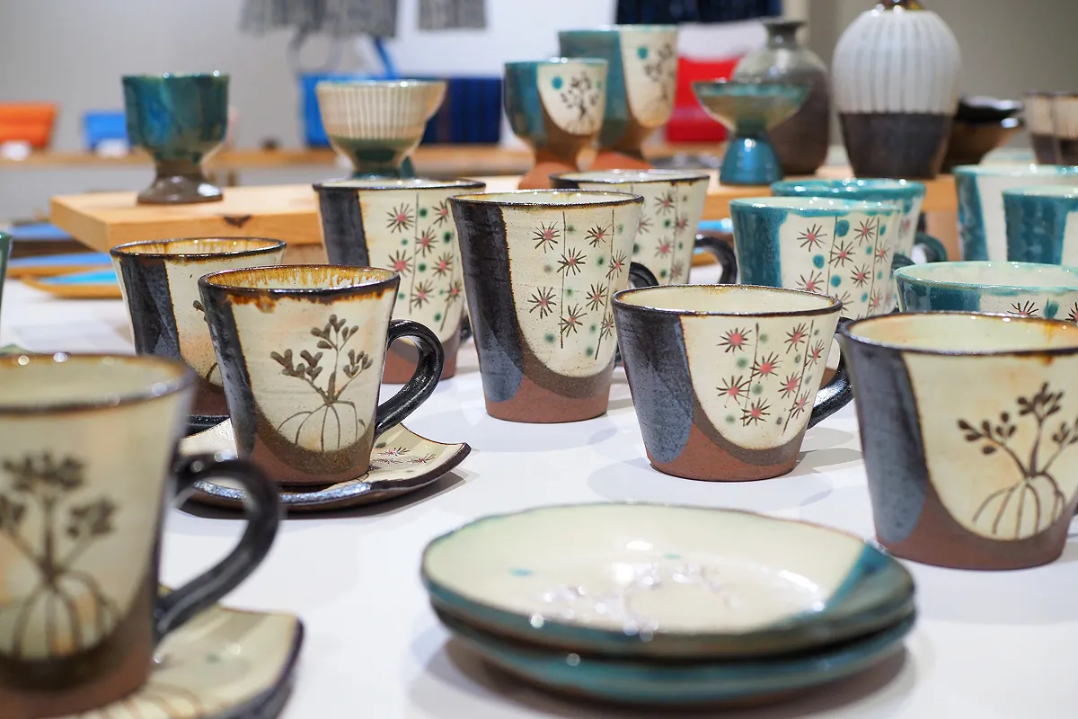 島の手仕事展 -やちむんと島の暮らし-