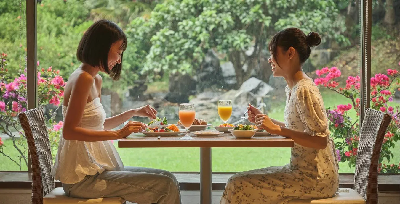 ホテル館内で、心に残る食事の時間をお楽しみいただけます。