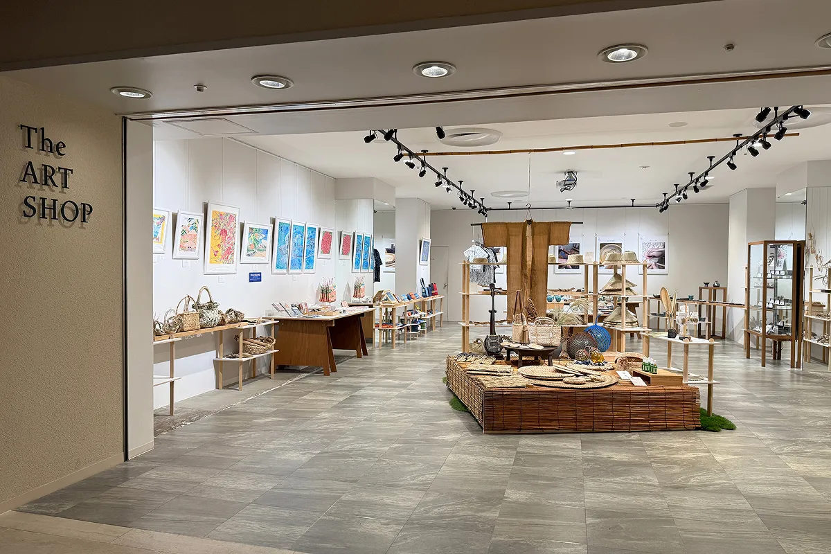 島の手仕事展 -やちむんと島の暮らし-