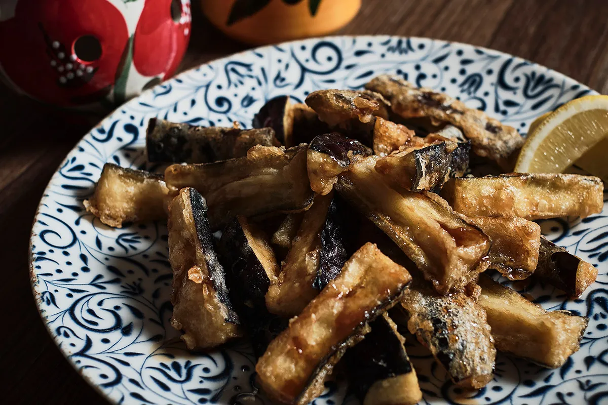 茄子のフリット 黒糖ソース アンダルシア風