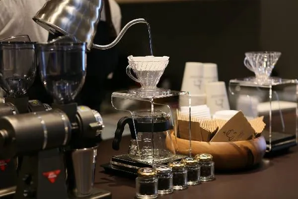 ダグズ・コーヒー アートホテル石垣島店